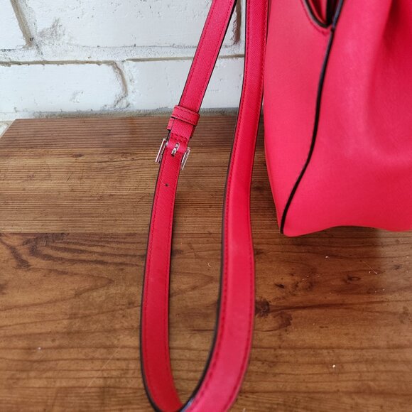 Like New Kate Spade Small Birdie Cameron Street Crossbody Bag Purse - Picture 9 of 12